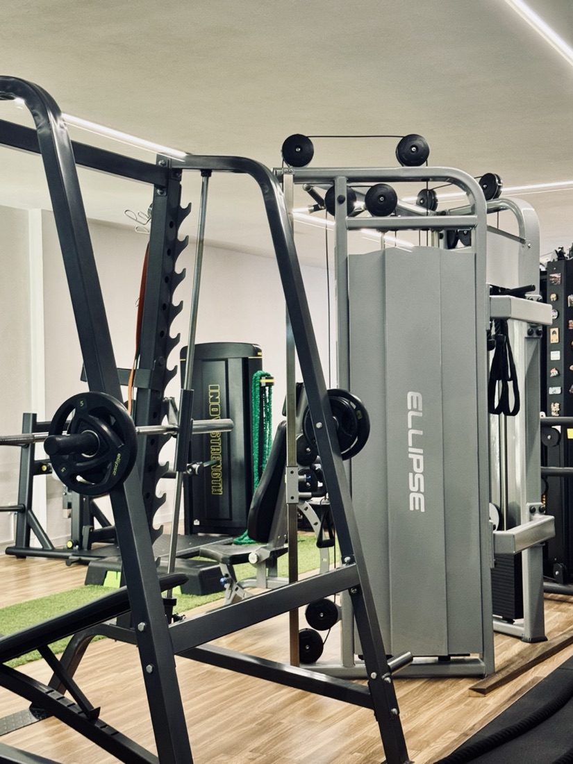 Máquina Ellipse e equipamento do estúdio Balance